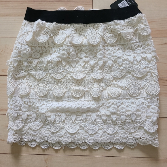 Lace Crochet skirt - Picture 3 of 4